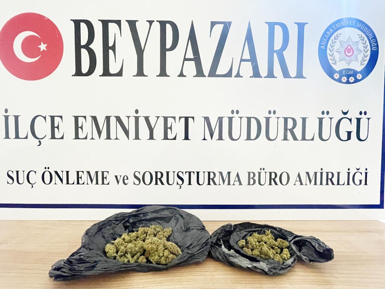 Ankara'da durdurulan araçta 67 gram esrar ele geçirildi
