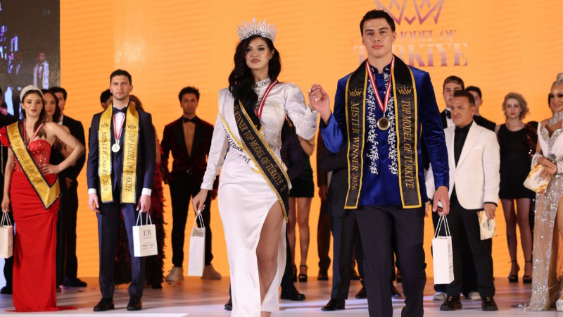 “Top Model Of Türkiye”de Yeni Yıldızlar Podyumda Parladı