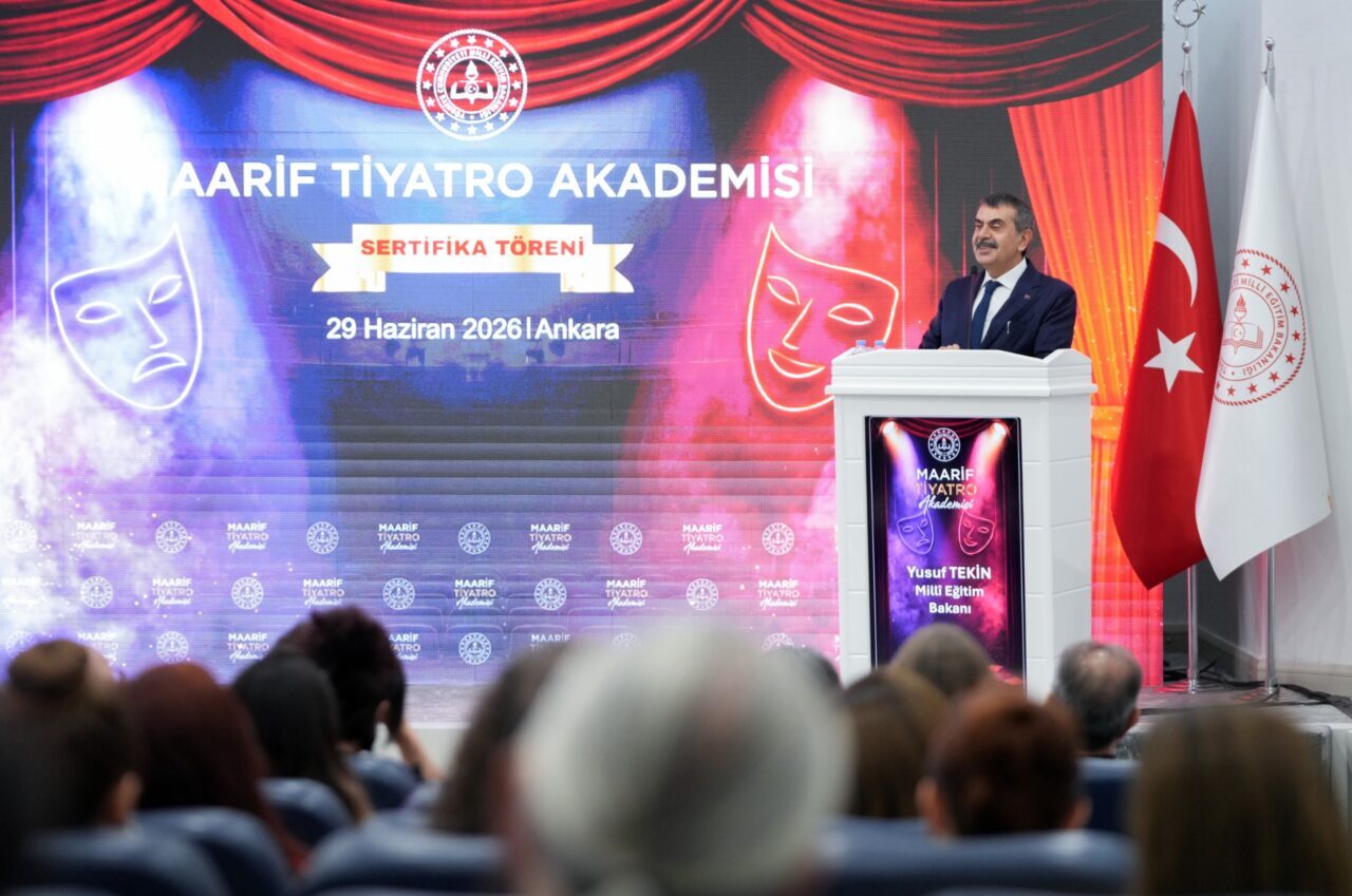 Öğretmenlere tiyatro eğitimi