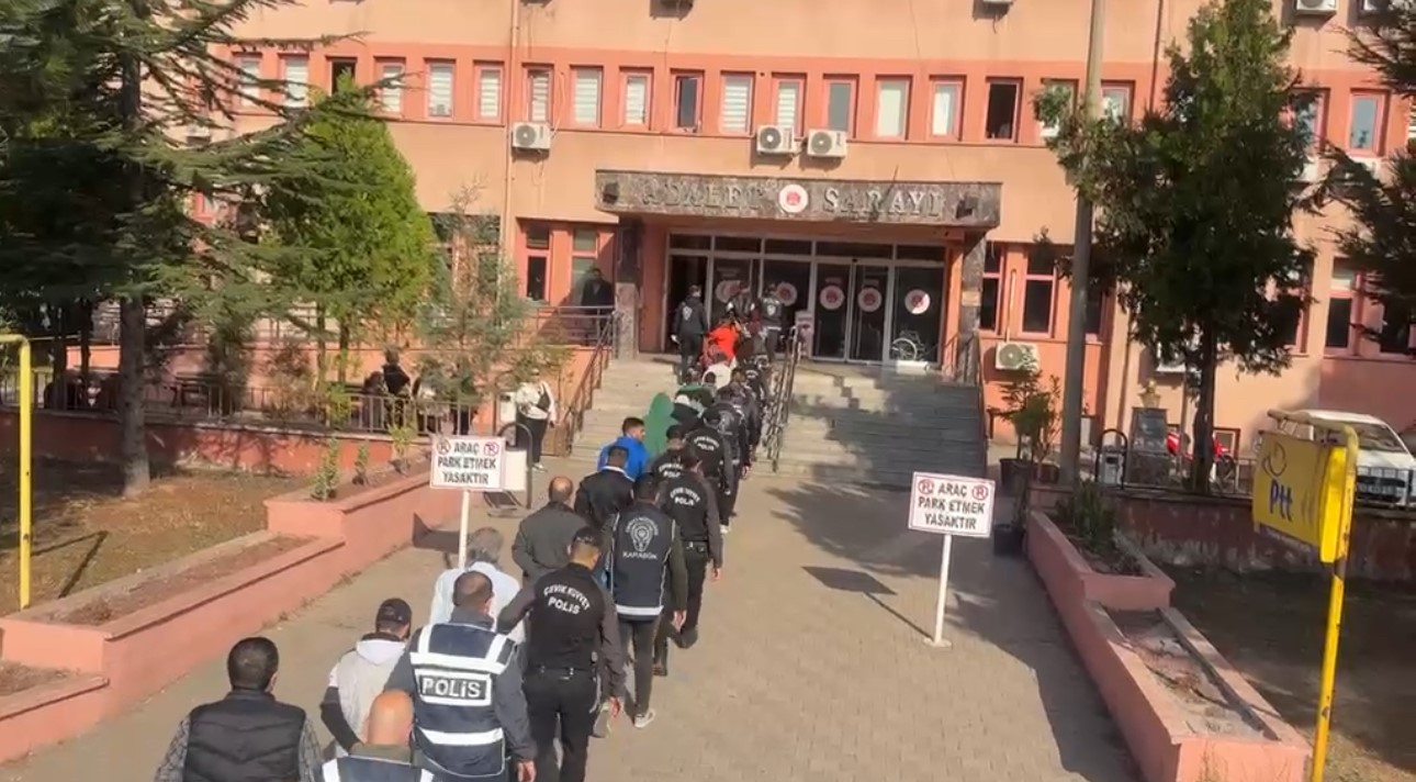 15 İlde Siber Dolandırıcılık Ağına Büyük Darbe: 870 Milyon Liralık Vurgun Operasyonunda 26 Tutuklama