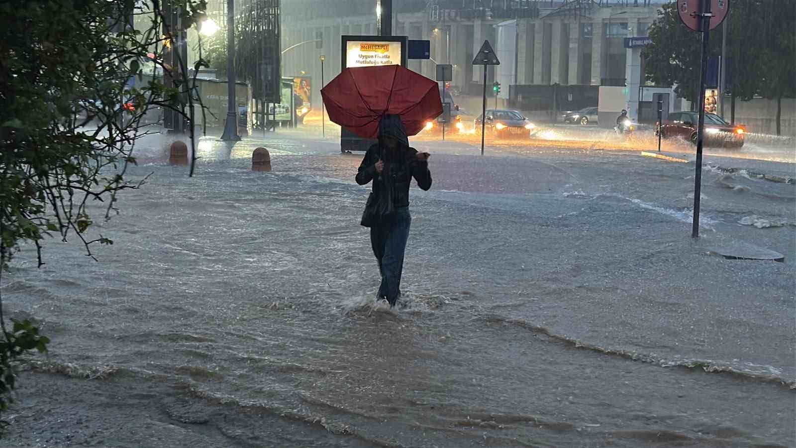 İstanbul’u sağanak vurdu, metrekareye 240 kilogramı aşan yağış düştü